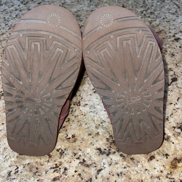 UGG Bailey Button Triplet - Picture 6 of 10